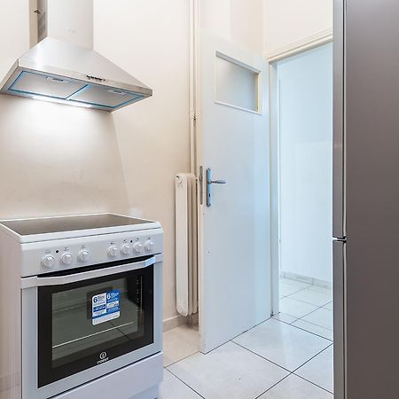 Victoria Familia Apartments Афины Экстерьер фото
