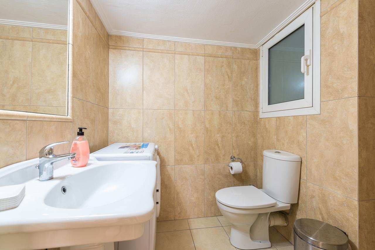 Victoria Familia Apartments Афины Экстерьер фото
